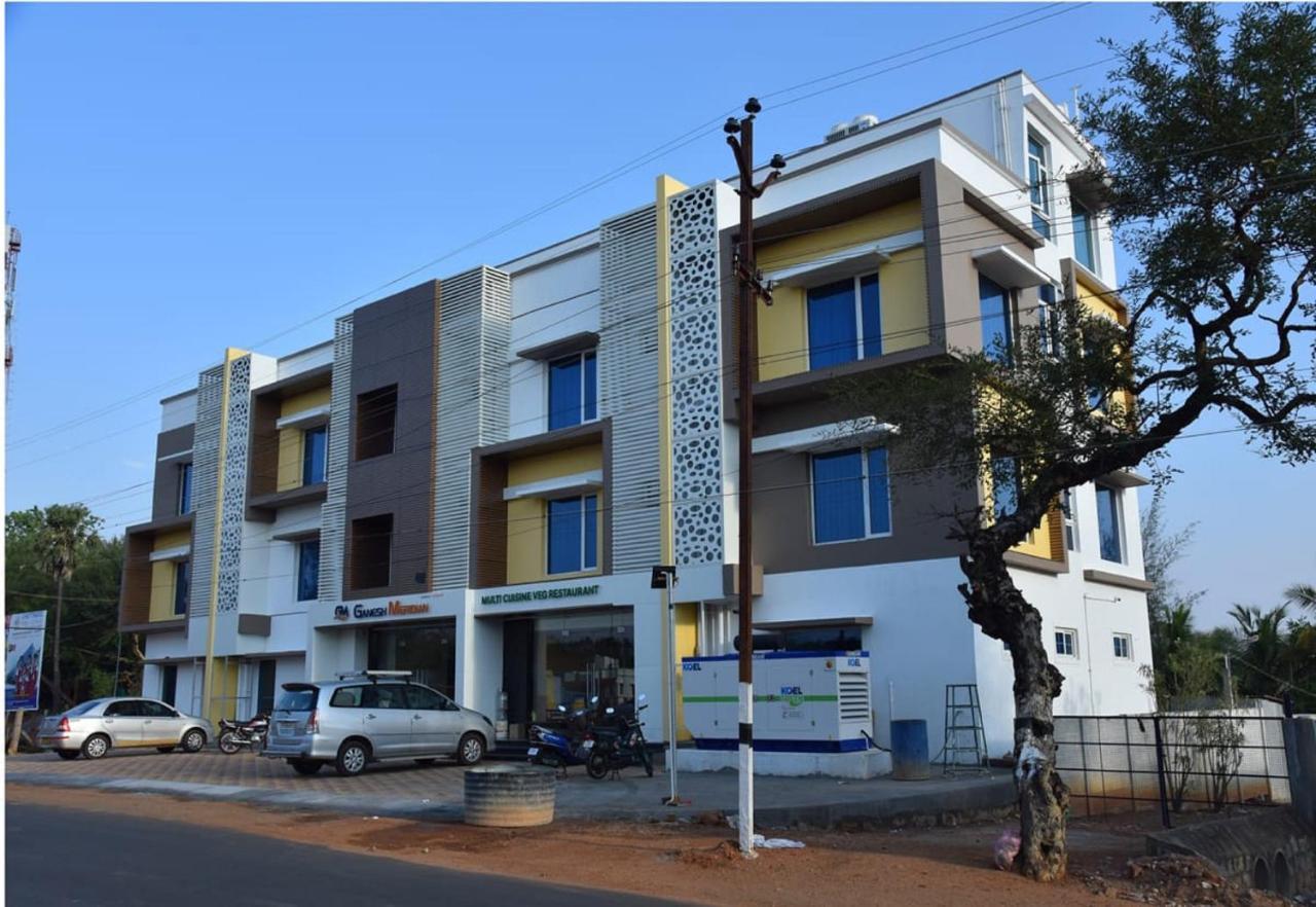 Ganesh Meridian Tiruppattur Εξωτερικό φωτογραφία